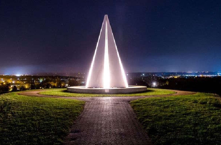 Mk Light Pyramid