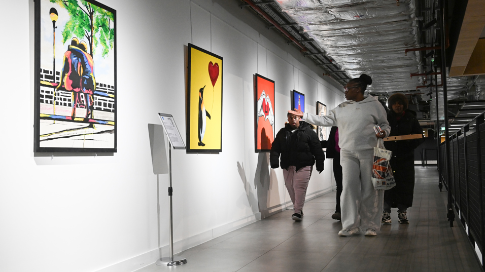 MK Snap At Unity Place Art JAR 8947