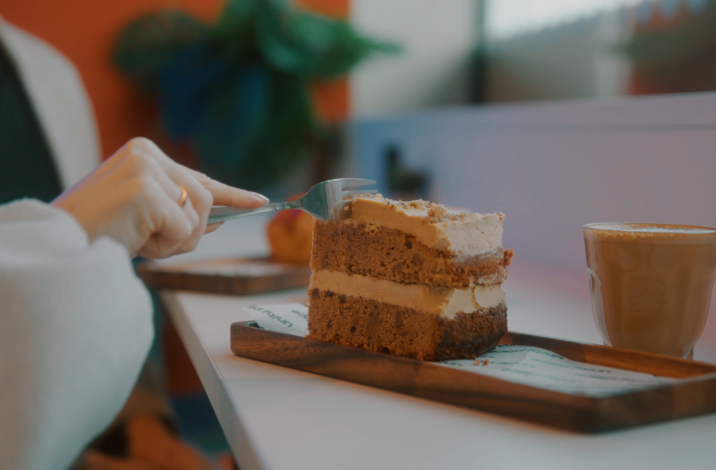 Bakery Cake Cut