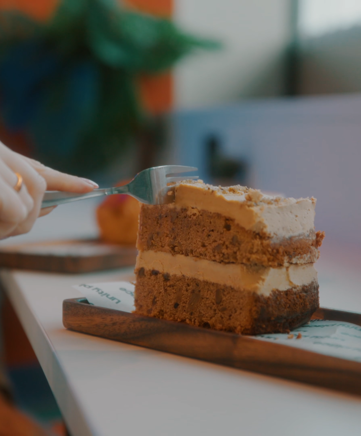 Bakery Cake Cut